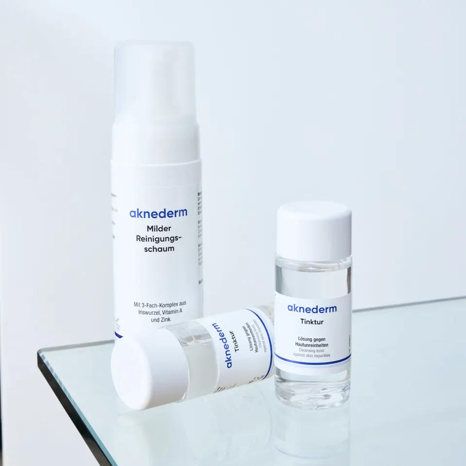 aknederm-sets-reinigungs-bundle-l-gesichtsset-unreine-haut image 1