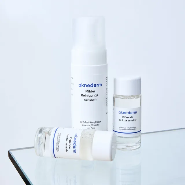 aknederm-reinigungs-bundle-l-reinigungsschaum-sensitiv-tinktur image 1